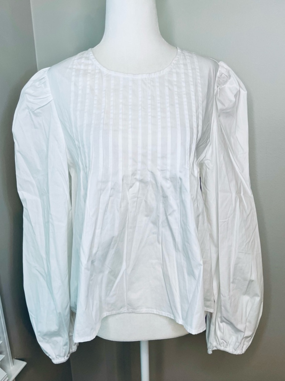 NWT La Lavon by AVARA White Mimi Top